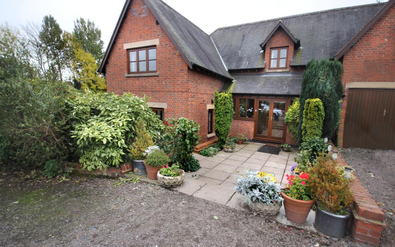 Castle Farmhouse Bed And Breakfast Glenfield ภายนอก รูปภาพ